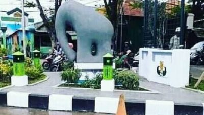 Geger Patung Gajah Berbentuk Aneh Muncul di Gresik