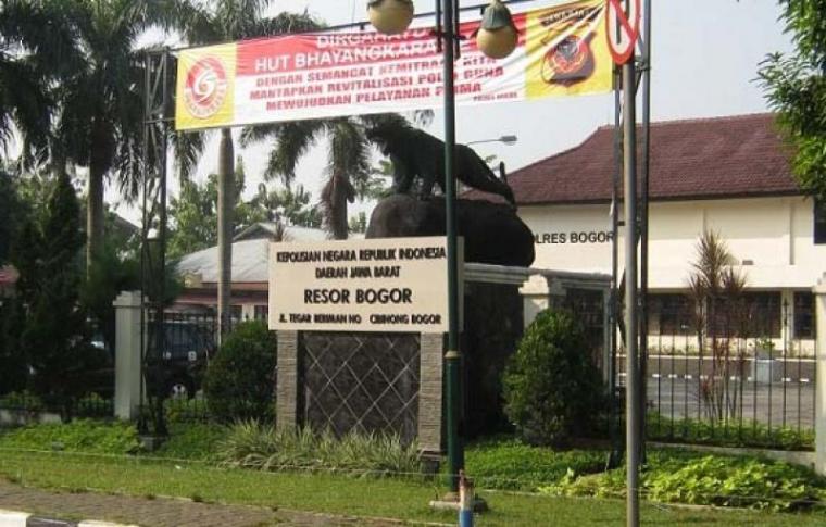 Polisi OTT Koruptor, 4 Kantong Uang Disita