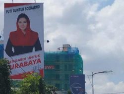 Baliho Puti Terpampang, Sinyal Maju Pilkada Surabaya?