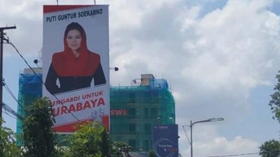 Baliho Puti Terpampang, Sinyal Maju Pilkada Surabaya?