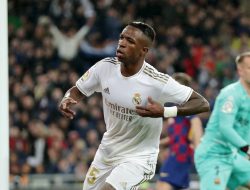 Kalahkan Barca, Real Madrid Puncaki Klasemen