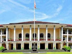 UGM Himbau Dosennya Tak ke Luar Negeri