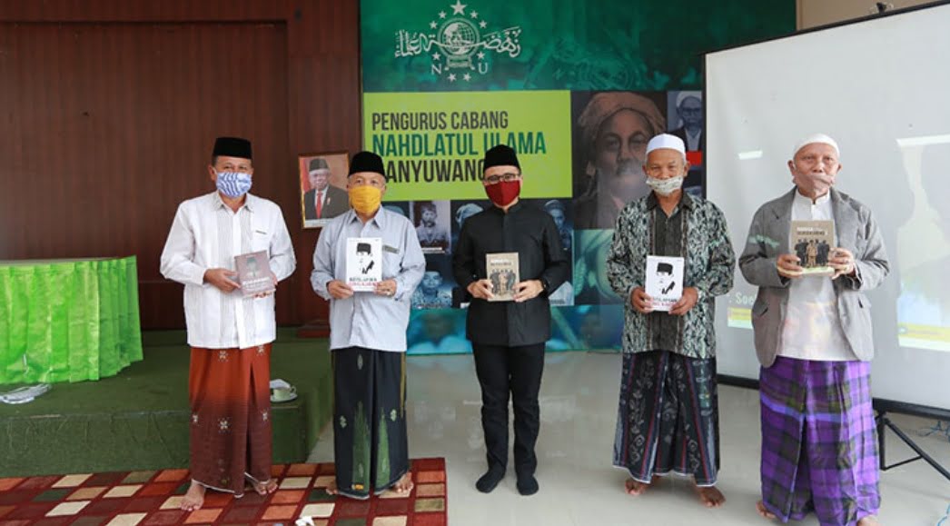 Bupati Banyuwangi Bagikan Paket Buku Tentang Bung Karno