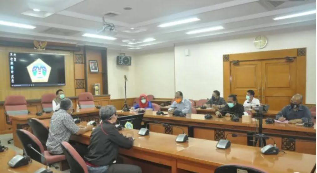 Pemkab Gresik Siapkan Tujuh Sektor Percontohan Normal Baru