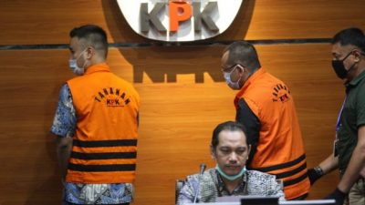 KPK Tahan Mantan Sekretaris Mahkamah Agung