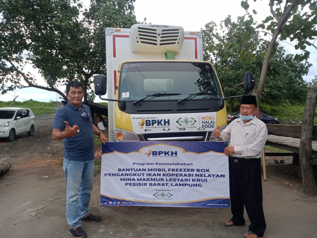 Tingkatkan Ekonomi Nelayan BPKH – LAZISNU Serahkan Mobil Truck Freezer Halal Food