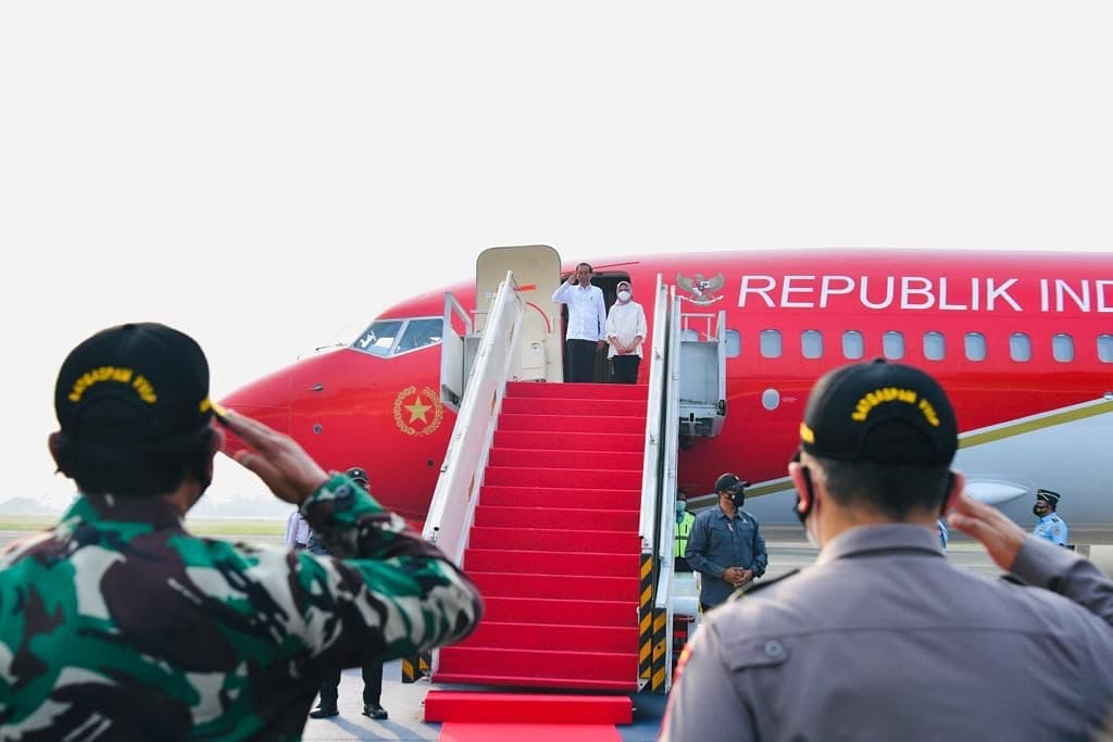 Presiden Jokowi Resmikan Holding Pelindo Dan Terminal Wae Kelambu Di NTT