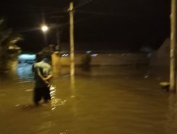 Ribuan Rumah Terendam Banjir Saat Warga Tidur