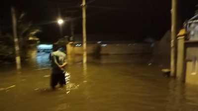 Ribuan Rumah Terendam Banjir Saat Warga Tidur