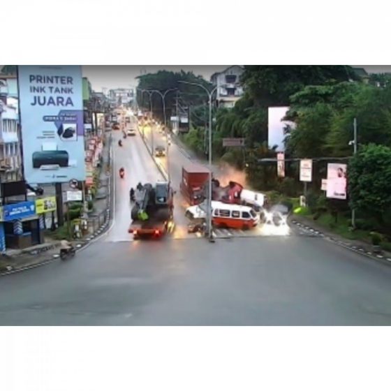 Kecelakaan Balikpapan Pengemudi Kurang Jam Terbang Kecelakaan Balikpapan Pengemudi Kurang Jam Terbang