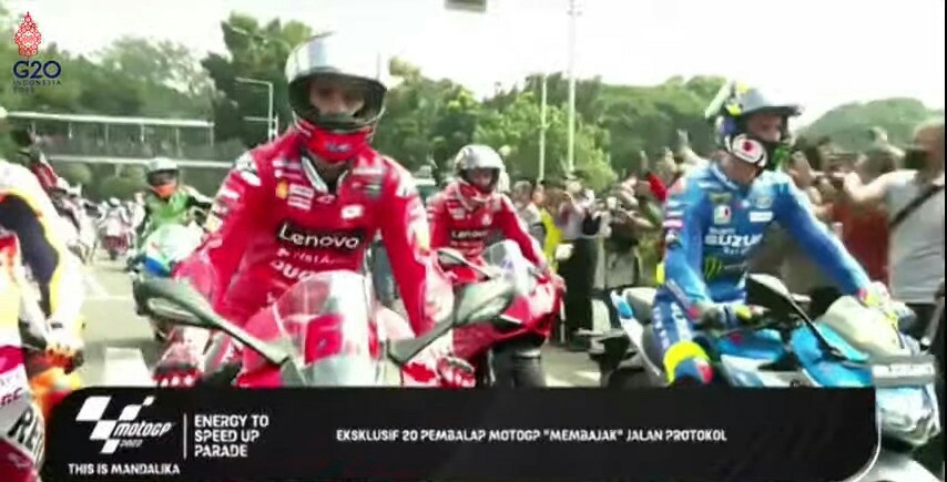 Sambutan Luar Biasa untuk Para Pembalap Top Dunia Sambutan Luar Biasa untuk Para Pembalap Top Dunia