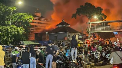 Trending Topik, Semalam Pasar Gembrong Terbakar