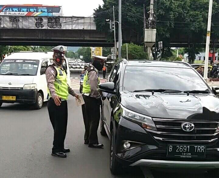 Bertahap, Pemberlakuan TNKB Warna Dasar Hitam Jadi Putih