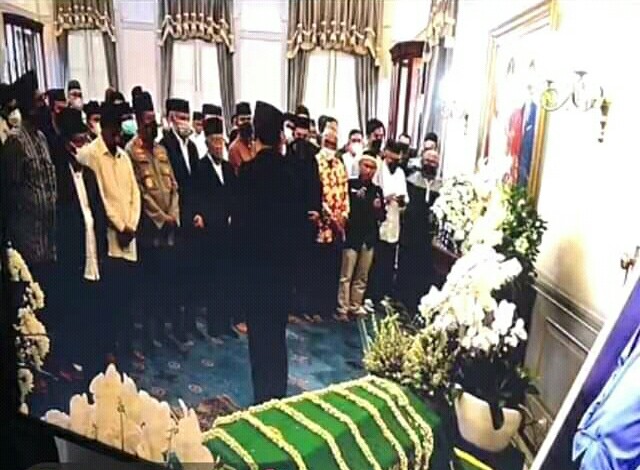 Lantunan Solawat dan Isak Tangis, Sambut Kedatangan Jenazah Eril di Gedung Pakuan