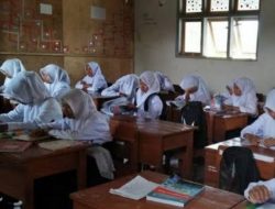 Pilih Mondok dan  Sekolah Swasta, 453 Bangku PPDB SMPN Gresik Kosong