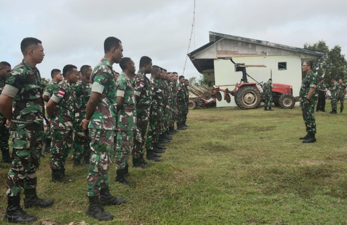 Danrem 174 Merauke Beri Pembekalan Khusus Kepada Babinsa Yang Akan Bertugas Di Koramil Perbatasan RI-PNG