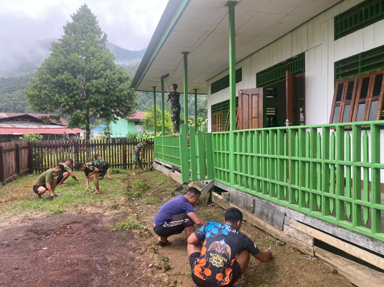 Ciptakan Suasana Peribadatan Aman, Nyaman Dan Bersih, Satgas Pamtas Yonif Raider 142/KJ Perbuat Ini