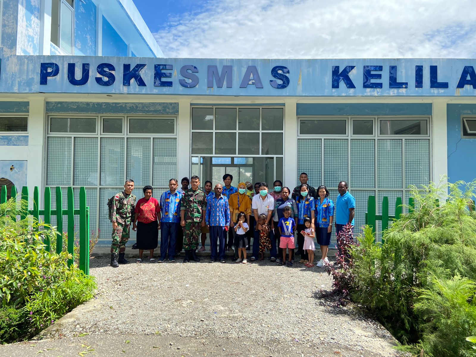 Sehatkan Anak-Anak Di Papua, Satgas Pamtas Yonif Raider 142/KJ Bersama Puskesmas Kelila Lakukan Imunisasi Rutin