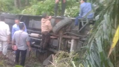 Ngeri, Bus Terguling di Tanjakan, Ada Penumpang Tewas