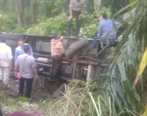 Ngeri, Bus Terguling di Tanjakan, Ada Penumpang Tewas