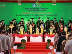 Komjen Pol. Prof. Dr. Gatot Eddy Pramono M.Si. Dikukuhkan sebagai Guru Besar Kehormatan Universitas Riau Bidang Ilmu Hukum