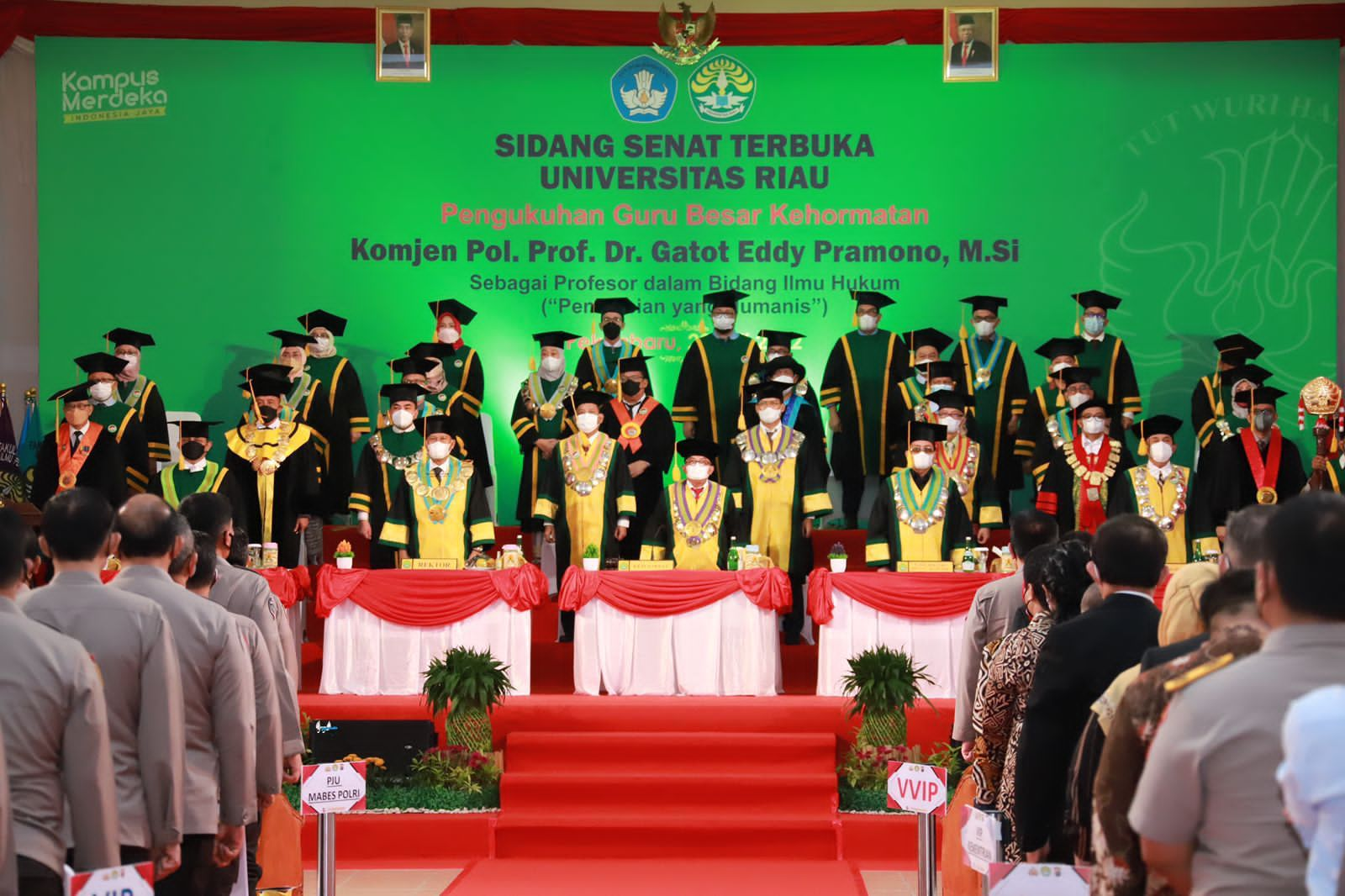 Komjen Pol. Prof. Dr. Gatot Eddy Pramono M.Si. Dikukuhkan sebagai Guru Besar Kehormatan Universitas Riau Bidang Ilmu Hukum