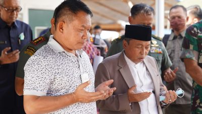 Kasad Tinjau Perkembangan Bangunan Masjid Syarif Abdurahman Cirebon