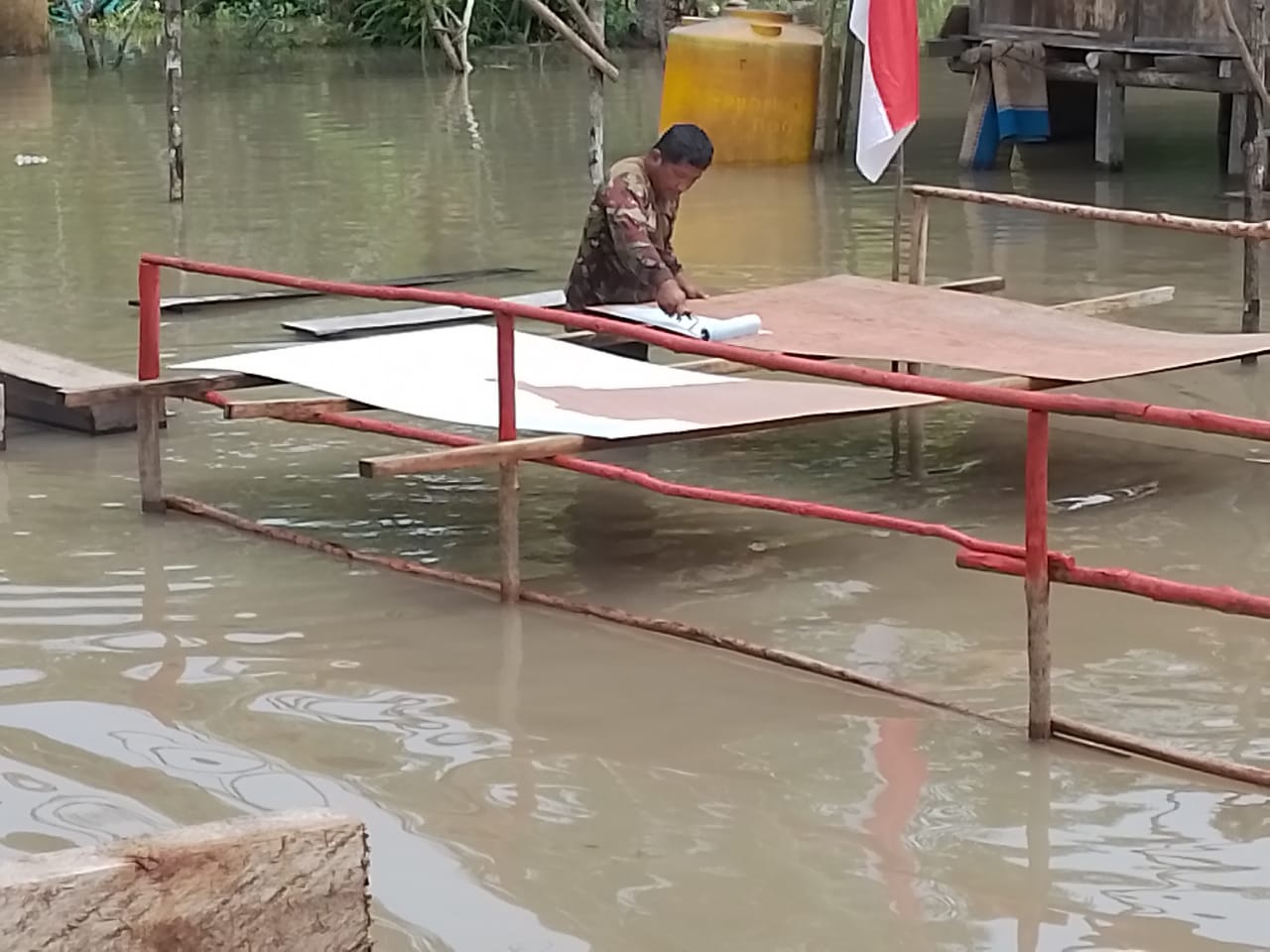 Cuaca Ekstrem Bukan Penghalang Bagi Satgas TMMD Mimika