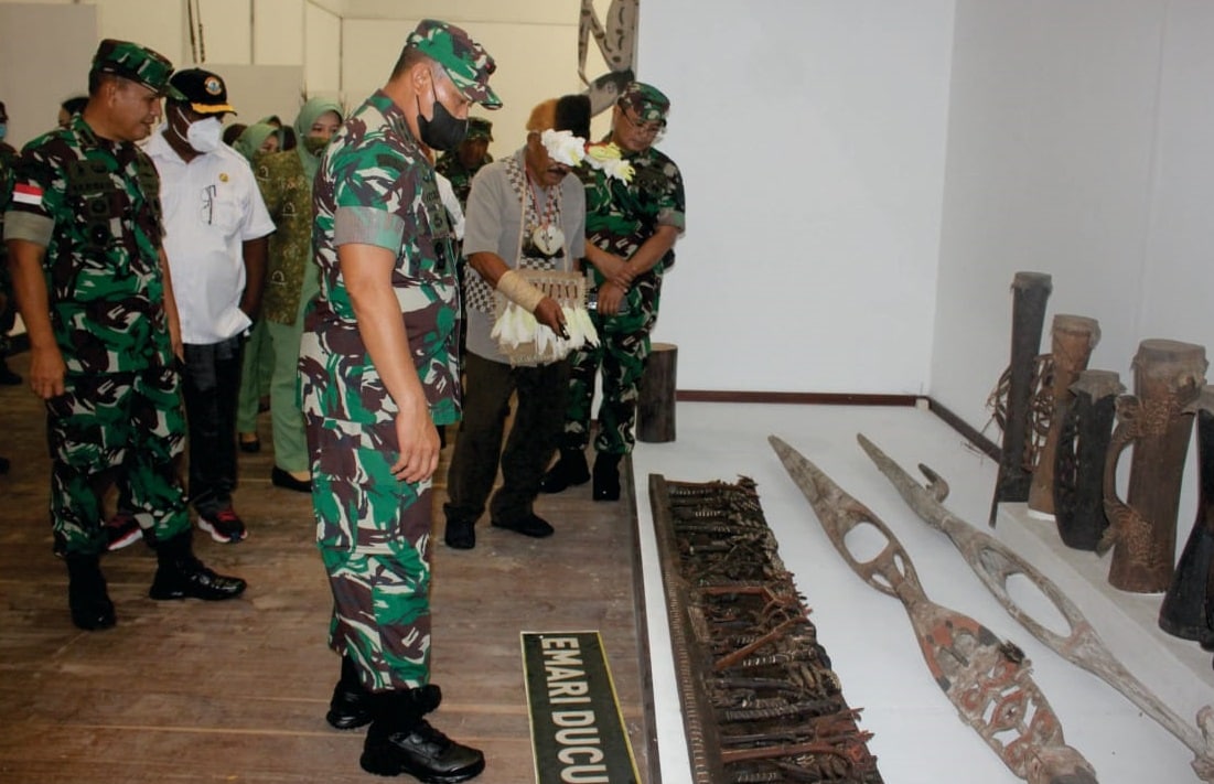 Danrem 174/ATW Merauke Dampingi Mayjen TNI Teguh Muji Angkasa Kunjungan Kerja Ke Kabupaten Asmat – Papua