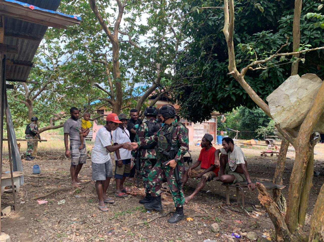 Membangun Papua, Satgas Pamtas RI PNG Yonif Raider 142/KJ Lakukan Komsos Dengan Tokoh Masyarakat