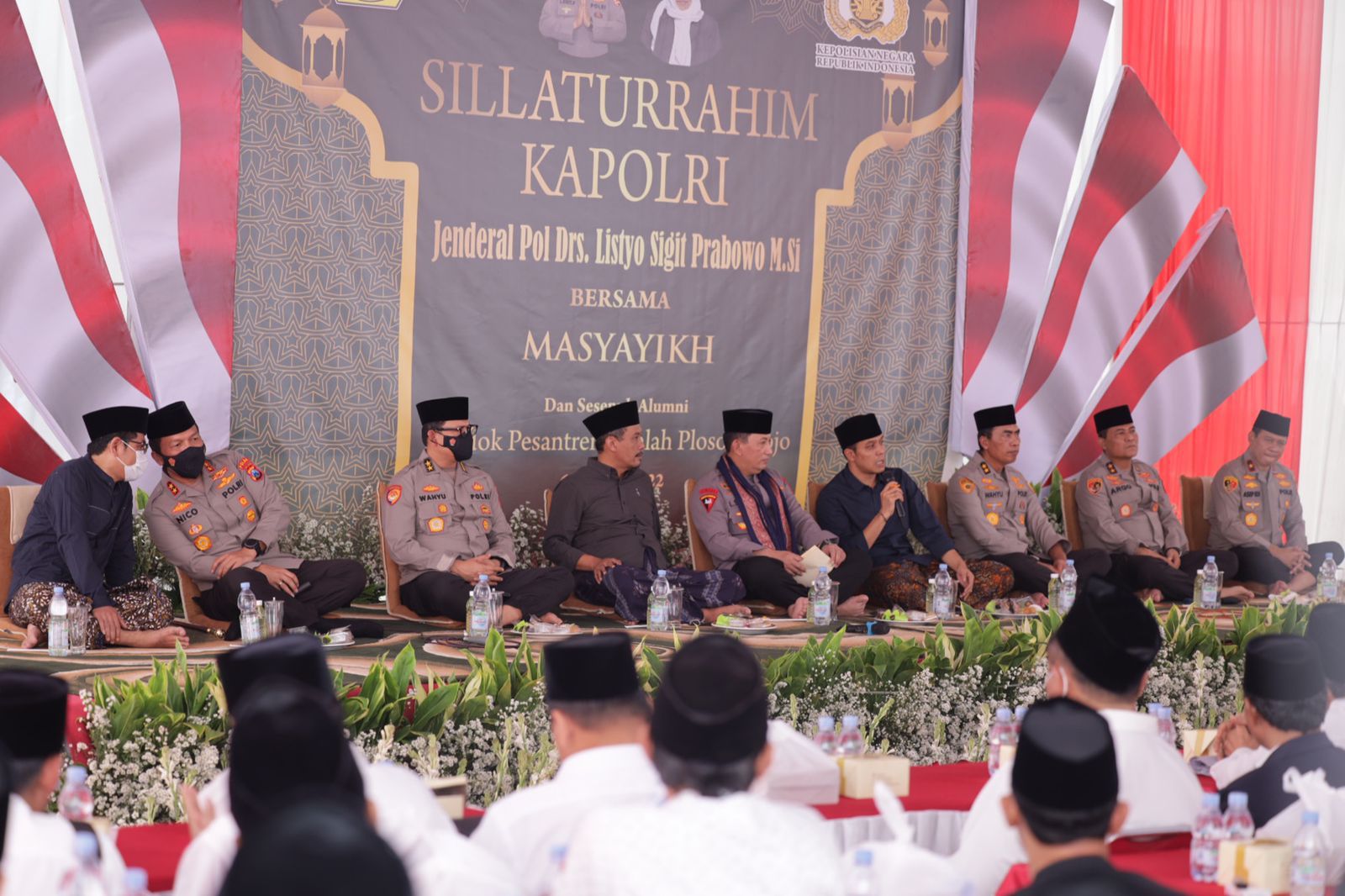 Kapolri Silaturahmi dengan Masyayikh dan Sesepuh Ponpes Al Falah Ploso Kediri