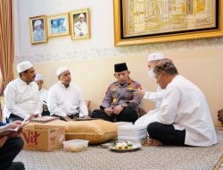 Kapolri Takziah ke Rumah Duka Habib Zen Bin Umar: Beliau Saya Anggap Ayah Sendiri