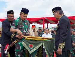 Kembali, Kasad Mendapat Gelar Kehormatan Adat