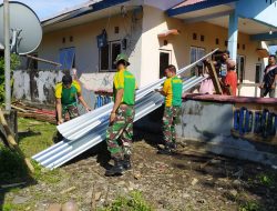 Peduli Sesama, Satgas Yonarmed 1 Kostrad Bantu Perbaiki Rumah Dinas Pendeta Sahulau