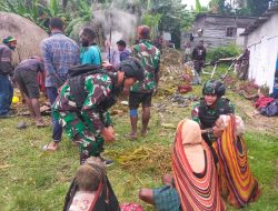 Ciptakan Papua Aman Damai, Satgas Pamtas RI-PNG Yonif Raider 142/KJ Membantu Proses Perdamaian Perang Suku