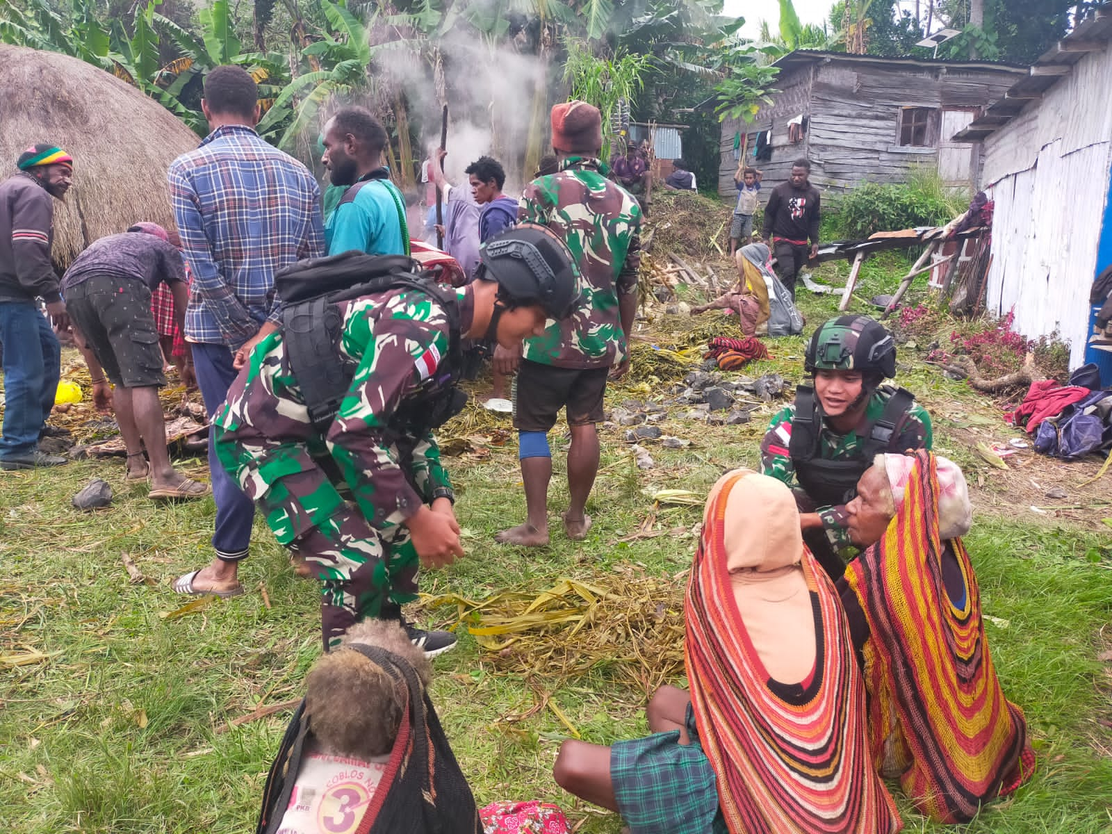 Ciptakan Papua Aman Damai, Satgas Pamtas RI-PNG Yonif Raider 142/KJ Membantu Proses Perdamaian Perang Suku