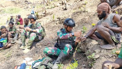 Satgas Yonif Mekanis 203/AK Buka Lahan untuk Berkebun Bersama Masyarakat Desa Balime Distrik Balingga