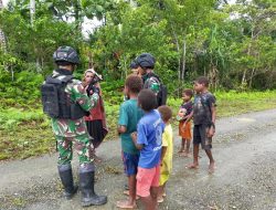 Keceriaan Mama Papua Bersama Satgas Pamtas Yonif Raider 142/KJ