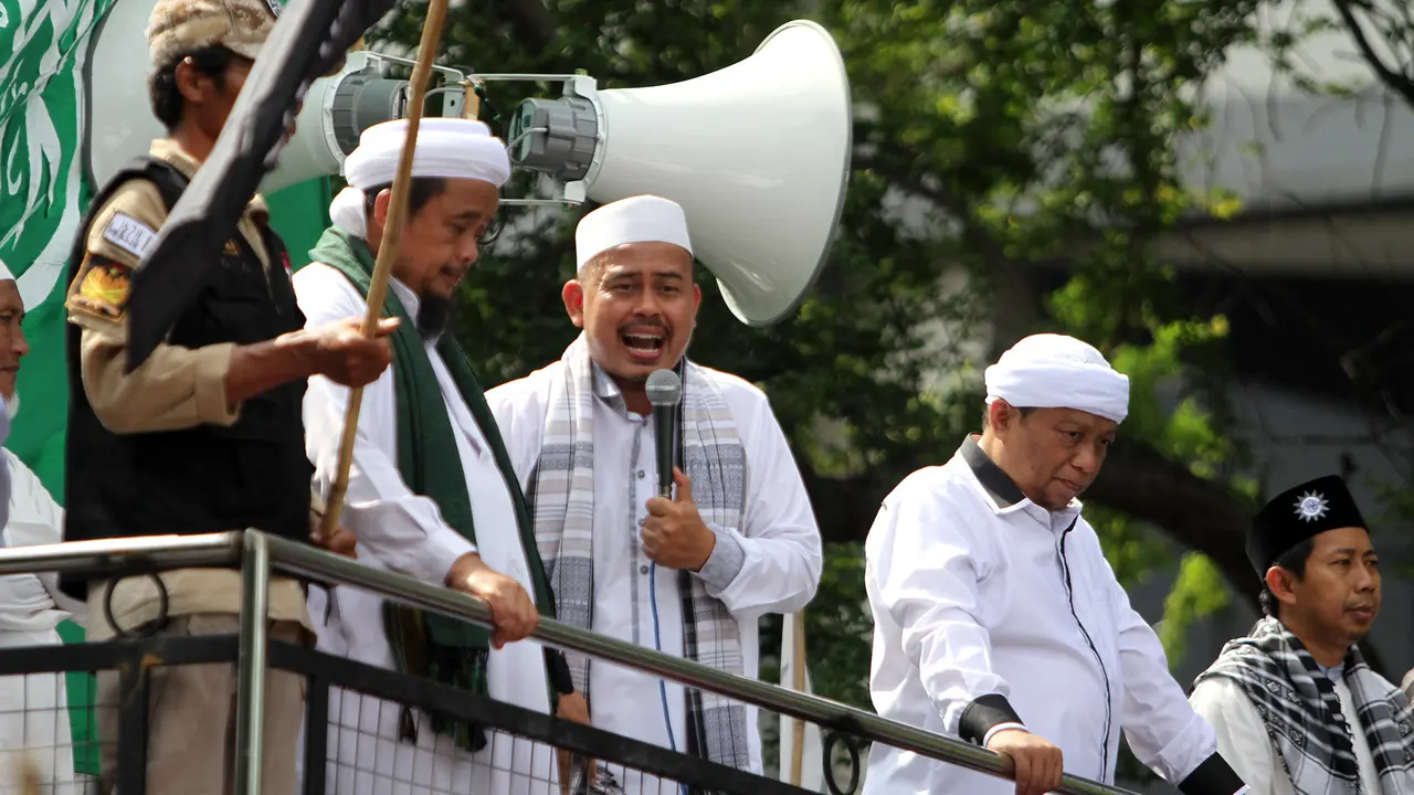 Siang ini Massa PA 212 dan FPI Datangi Istana Gelar Demo Tolak Kenaikan BBM