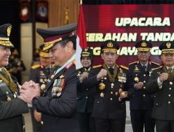 Kasad Terima Bintang Bhayangkara Utama