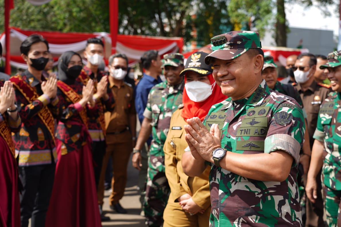 Sukseskan Program Pemerintah, Kasad Tinjau Giat Sinergi Korem 044/Gapo Dengan Komponen Bangsa Lainnya di Lampung