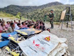 Satgas Yonif Raider 321 Turut Mencerdaskan Anak Bangsa Melalui Kegiatan Outdoor Study