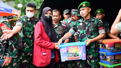 Peringati Hari Jadi ke-77 TNI Bagikan Ribuan Paket Sembako