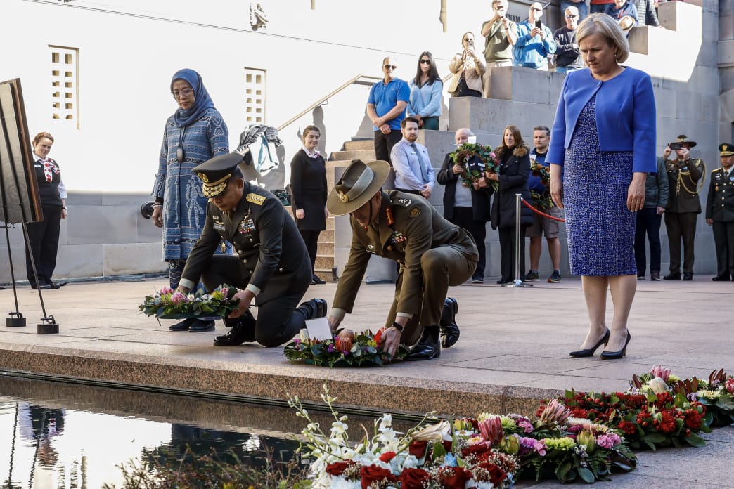 Lawatan ke Australia, Kasad Letakkan Karangan Bunga di Australian War Memorial