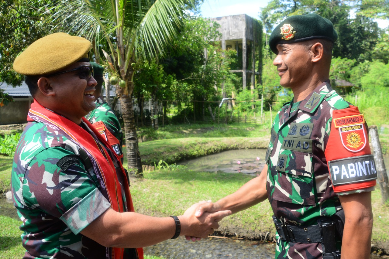 Cek Kondisi Prajurit, Danpussenarmed Kunjungi Satgas Satuan Organik Yonarmed 1 Kostrad