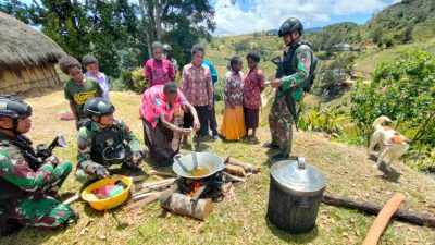 Satgas Yonif Mekanis 203/AK Sukseskan Program Babinsa Masuk Dapur