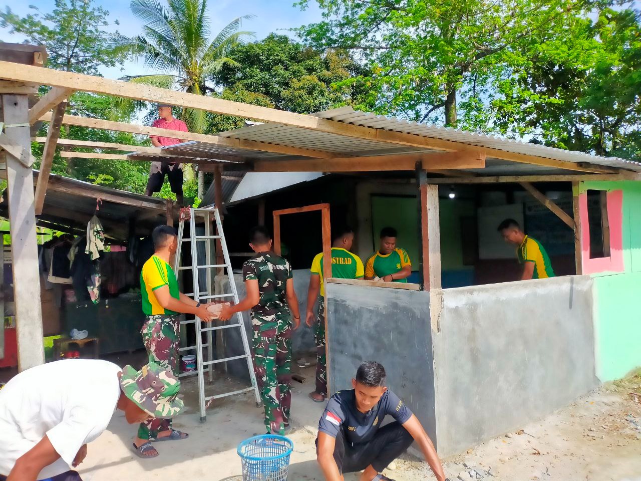 Sulap Gudang Jadi Mushola, Prajurit Ajusta Ajarkan Mengaji di Daerah Penugasan