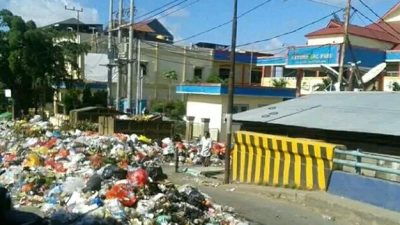 DLH DKI Buka Layanan Angkutan Sampah Berukuran Besar