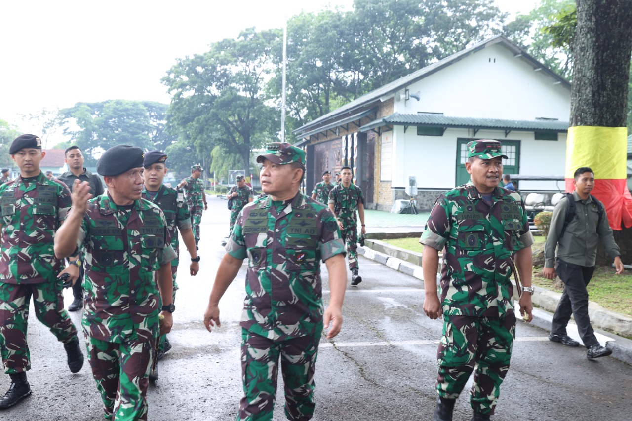 Kasad Tinjau Pembangunan Fasilitas dan Barak Prajurit