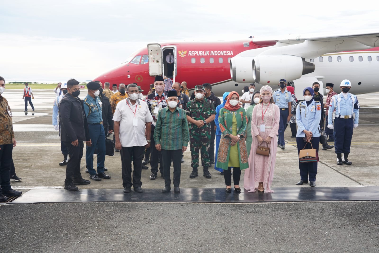 Pangdam Kasuari Ikut Sambut dan Dampingi Wapres RI Kunker di Kaimana